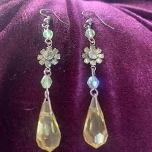 💐 3/$30 Large yellow crystal earrings